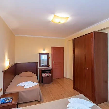 Готель D&s - Severina 3*